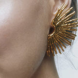 METALLKÕRVITSAD KÕVERA ÄÄRIGA