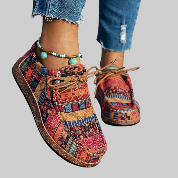 KLÁRA | NAISTE ORTOPEEDILISED, KERGELT KANDMISEKS JA MUGAVATEKS TENNISTEKS