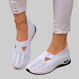 LUBA | MUGAVAD RELAXFIT JALATSID KÄIMISEKS