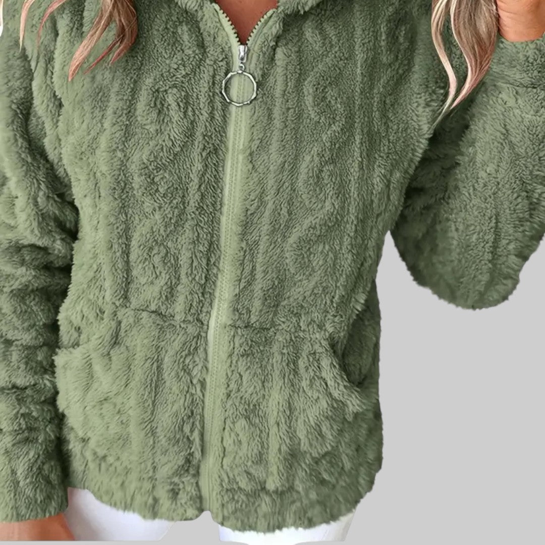 ANETA | KAPUUTIGA TÕMBEGA PUSA PIKADE VARRUKATEGA