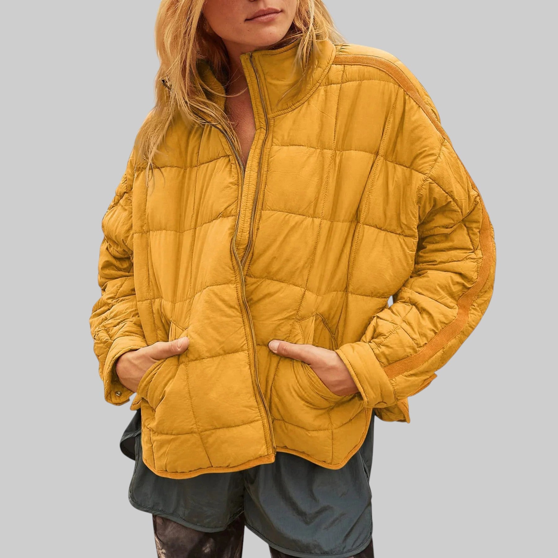 SOFIA | KERGE KOMPAKTNE TIKANDI JACKET KZIPIGA