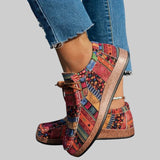 KLÁRA | NAISTE ORTOPEEDILISED, KERGELT KANDMISEKS JA MUGAVATEKS TENNISTEKS