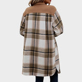 SVETA | KONTŠEELI JAKK KERGE KÄÄRITUD MUSTRIGA JA TASKUTEGA