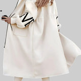 MÁRIA | NAISTE JAKK KUDUMISE KÄTEGA JA KAPUUTIGA