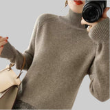 KATARÍNA | KASHMIIRIST KÕRGE KAELUSEGA KAMPSUN