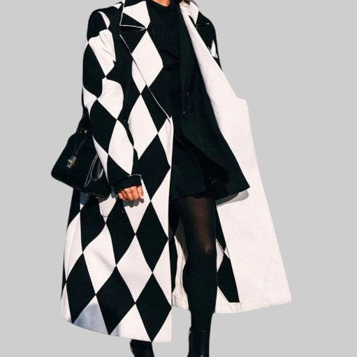 DITA | ELEGANTNE NAISE PIKK KAPUUT