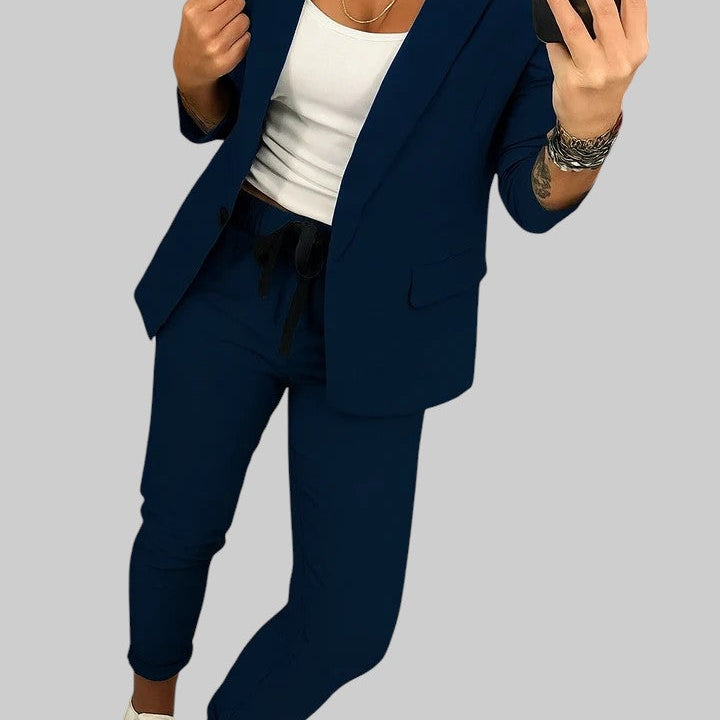 MAREN | KOHANDATUD KOMPLEKT PEHME BLEISERIGA JA LÕÕGASTE JOGGERITEGA