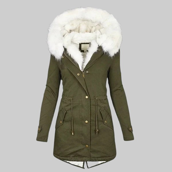 LENKA | TALVEKATE KUNSTLIKUST KARVAST VOODERDATUD