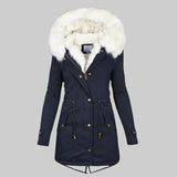 LENKA | TALVEKATE KUNSTLIKUST KARVAST VOODERDATUD