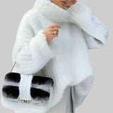 MARTINA | NAISELINE PIKK KAPUUTIGA PUSA