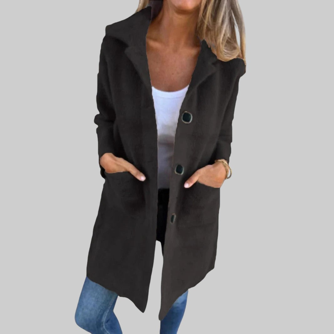 VINETA | NAISTE PIKK KAPUUT NUPPUDES JA TASKUTEGA