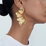 RIPTAVAD KÕRVITSAD LEHEGA STRUKTUREERITUD METALLIST