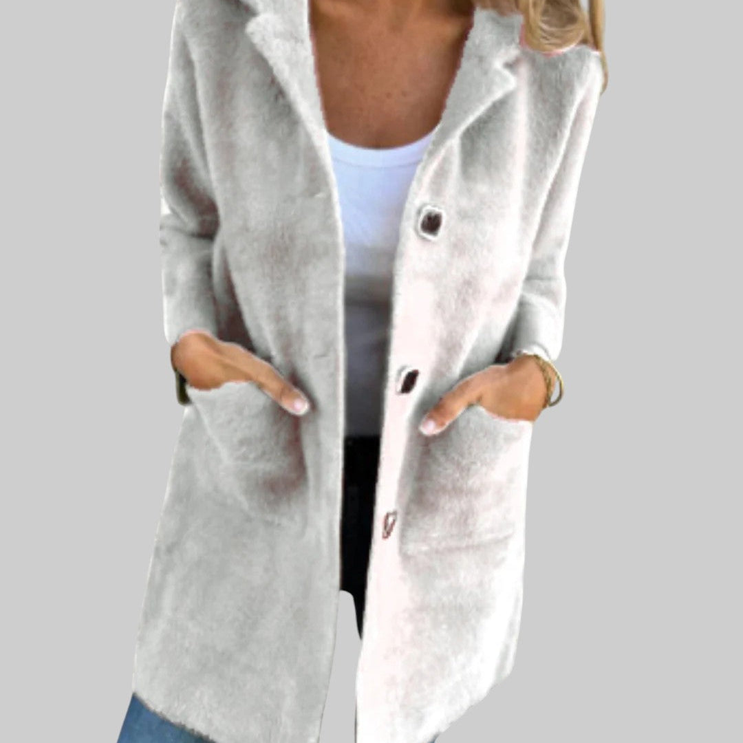 VINETA | NAISTE PIKK KAPUUT NUPPUDES JA TASKUTEGA