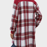 SVETA | KONTŠEELI JAKK KERGE KÄÄRITUD MUSTRIGA JA TASKUTEGA