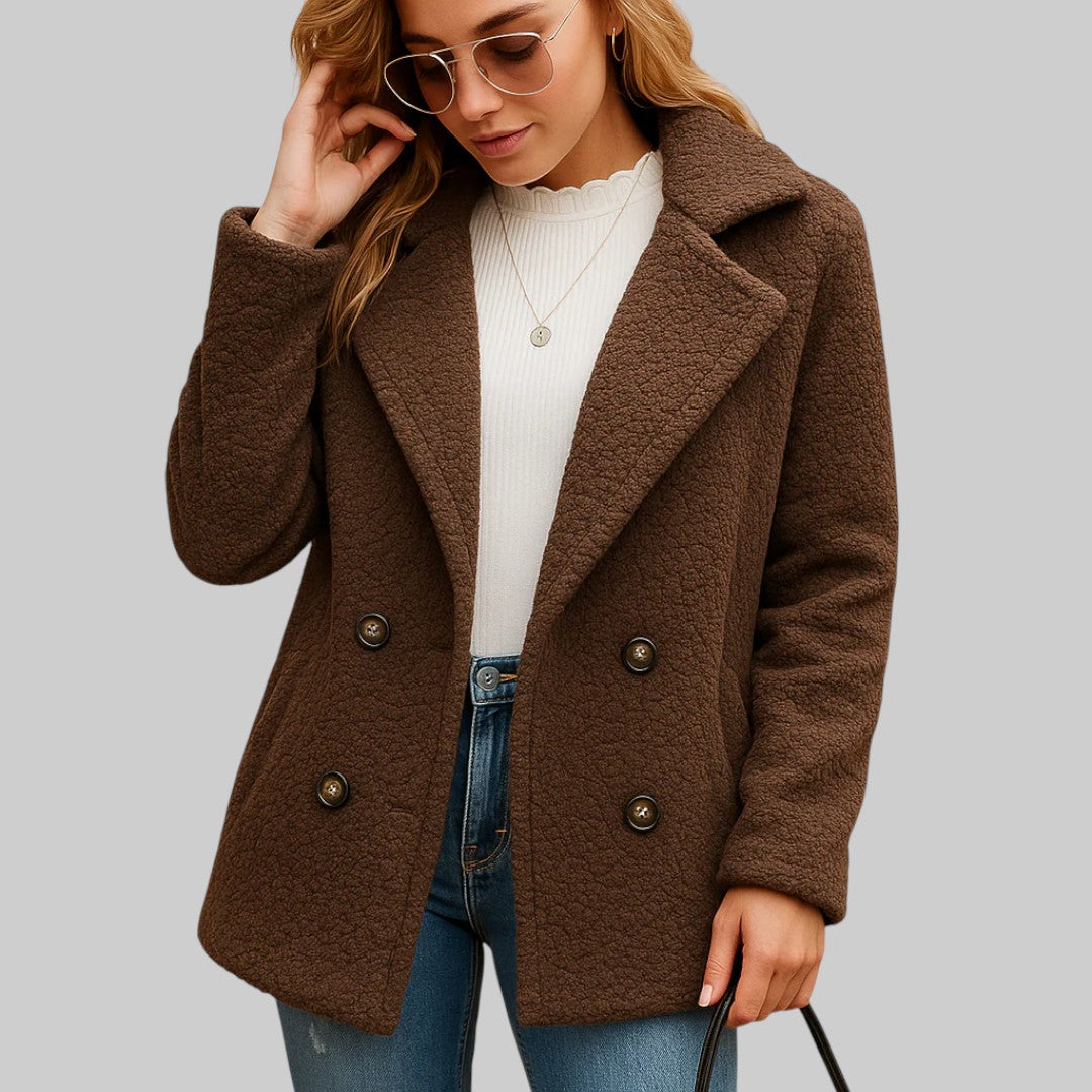 HENRIETA | LÜHIKE NAISTE TALVEKATE TEDDY MATERJALIST NUPPUDIGA