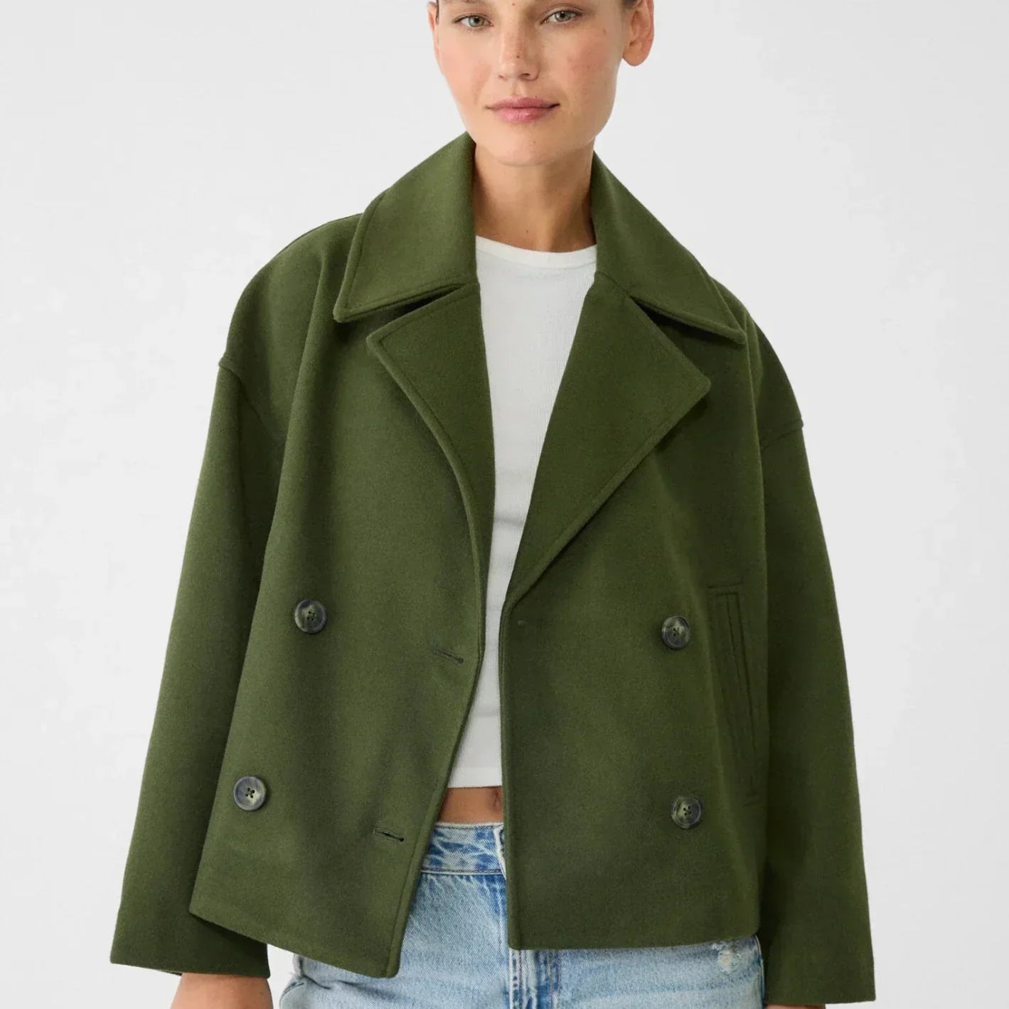 DOBRA | LÜHIKE KAHE RIDA KINNITATAV JACKET, ELEGANTNE ÜLALIKKUMINE